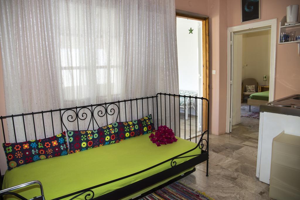 Condillia II Hotel Spétses Екстериор снимка