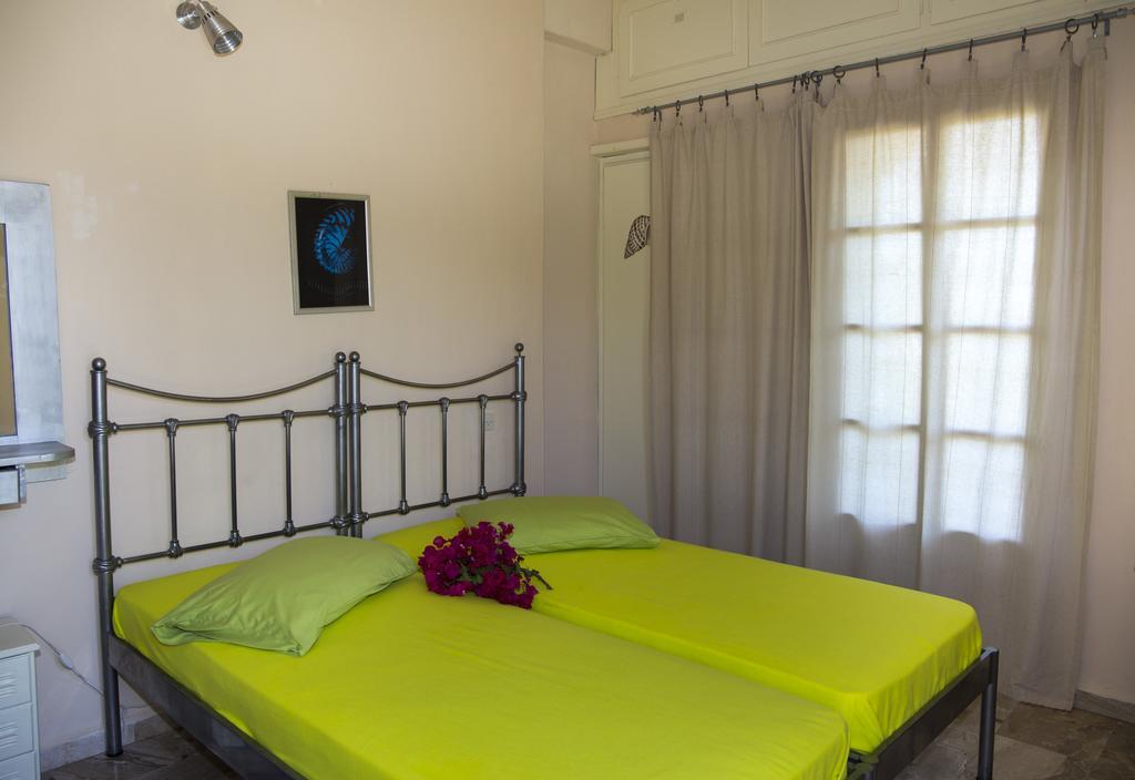 Condillia II Hotel Spétses Екстериор снимка