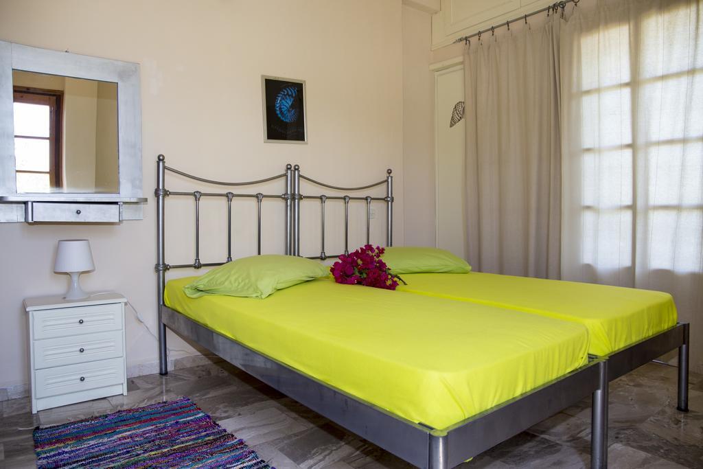 Condillia II Hotel Spétses Стая снимка
